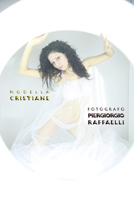 01modelcristianephpi#80001