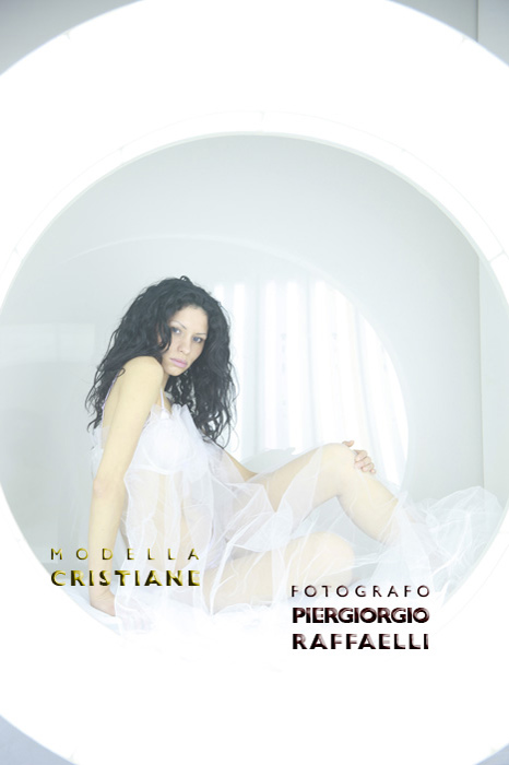 02modelcristianephpi#80002